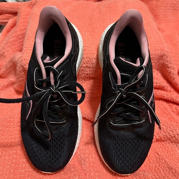 Saucony Shoes - Saucony Black and Pink Sneakers with Breathable Mesh